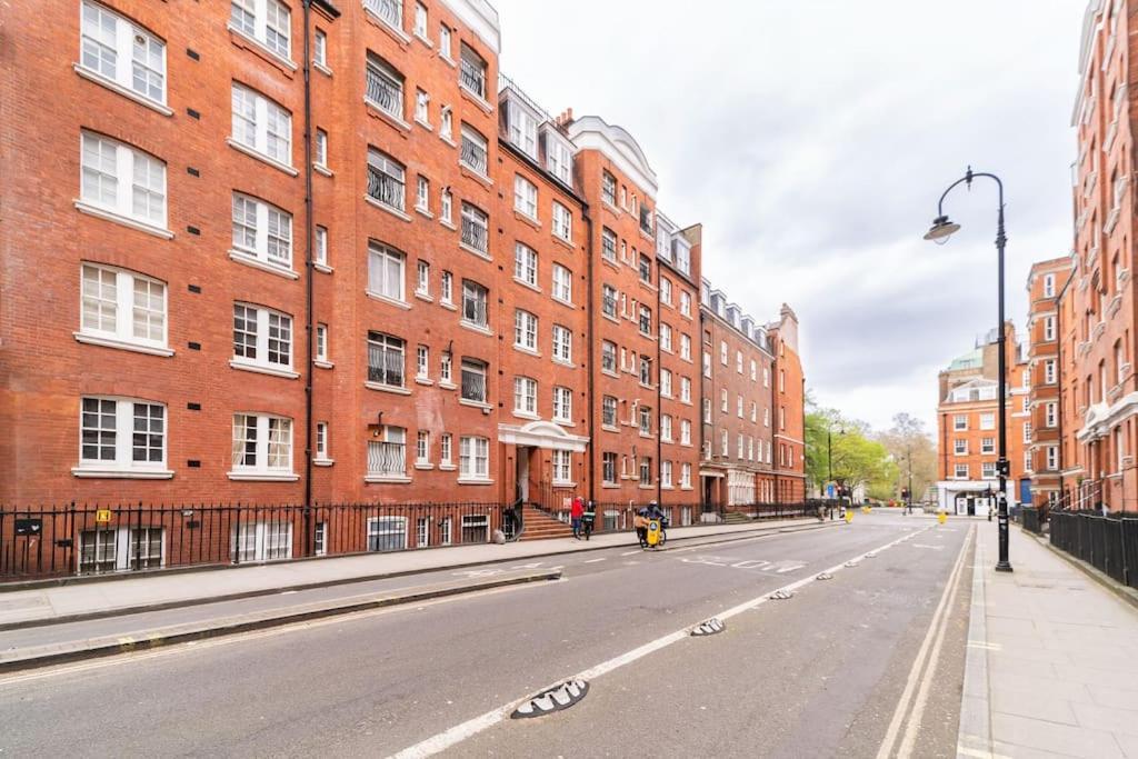 Beautiful One Bedroom Flat In Tavistock Place Лондон Екстериор снимка